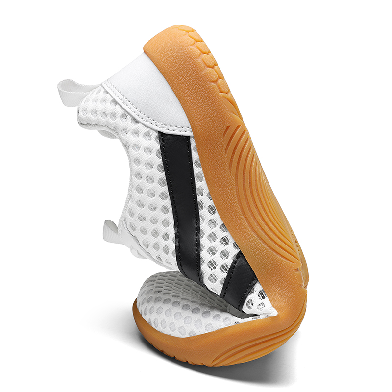 Chaussures de sport à bout lar - Sneaker Box avis et prix